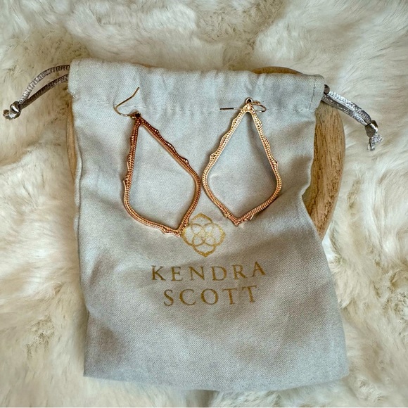 Kendra Scott Jewelry - Kendra Scott Sophee Drop Earrings Rose Gold